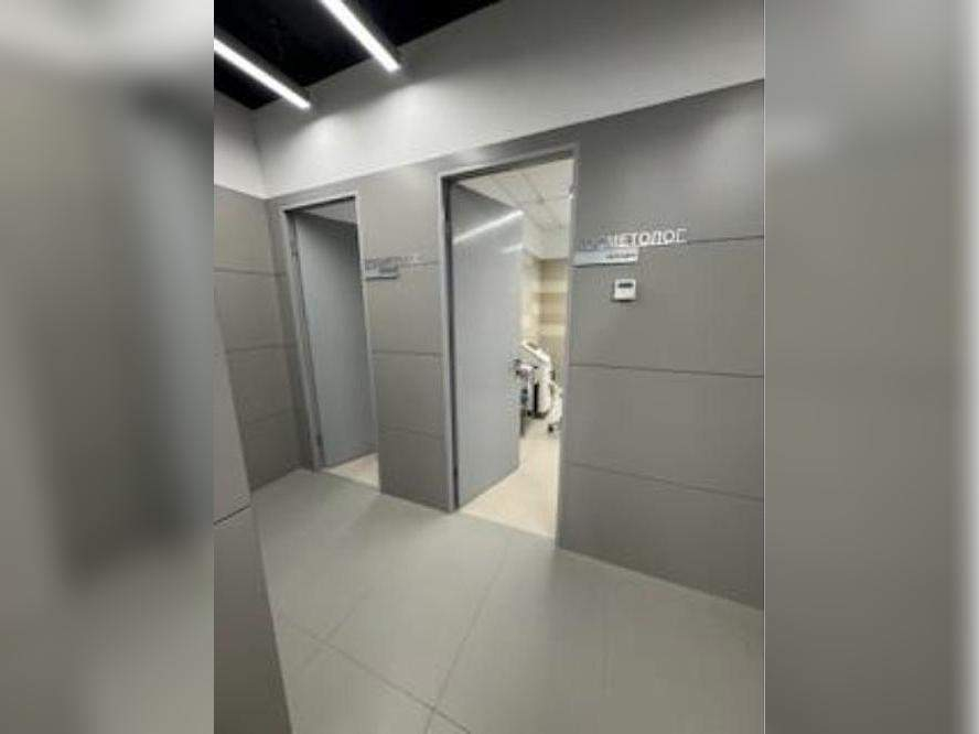 Сдам в аренду магазин 389.7 м.кв.