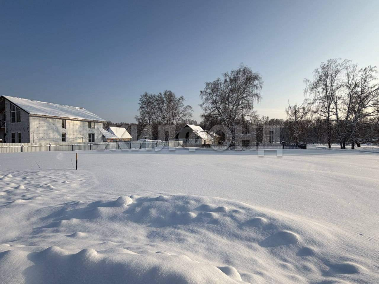 Продам земельный участок 1000 м.кв.