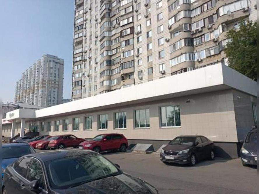 Сдам в аренду магазин 743.1 м.кв.