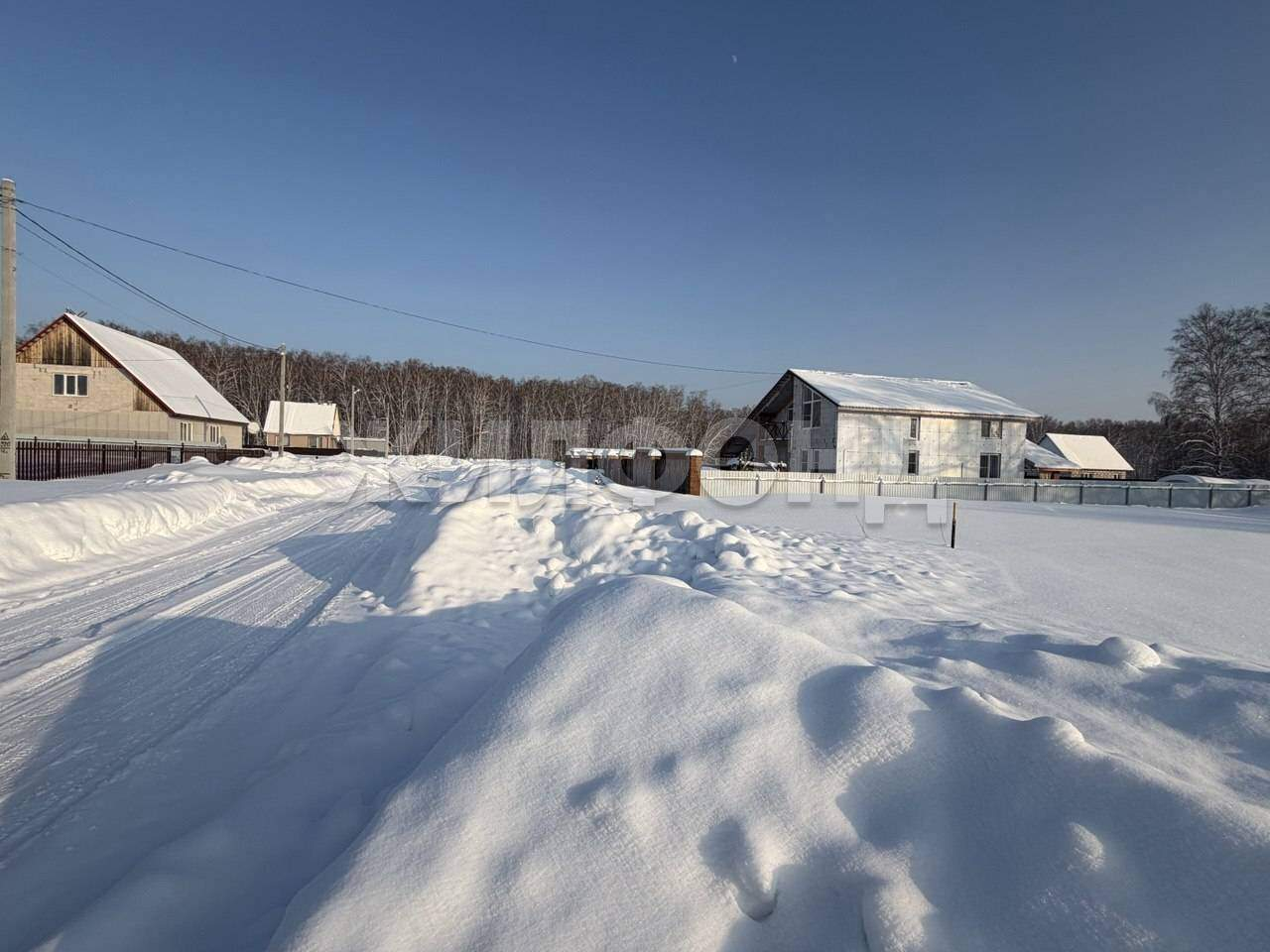 Продам земельный участок 1000 м.кв.