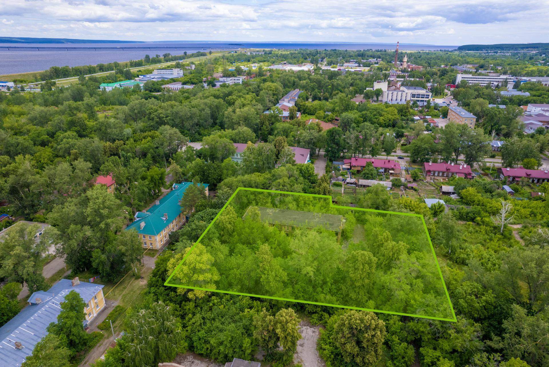 Продам торговое помещение 985.6 м.кв.