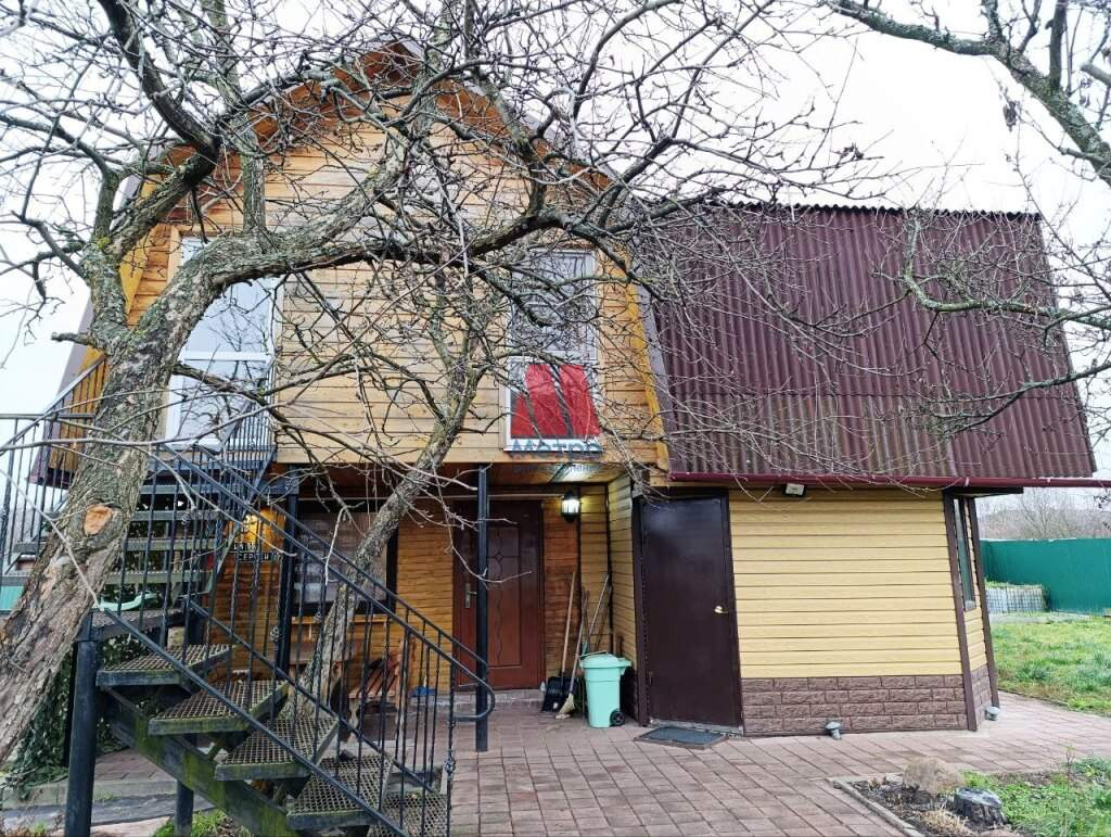 Продам земельный участок 600 м.кв.