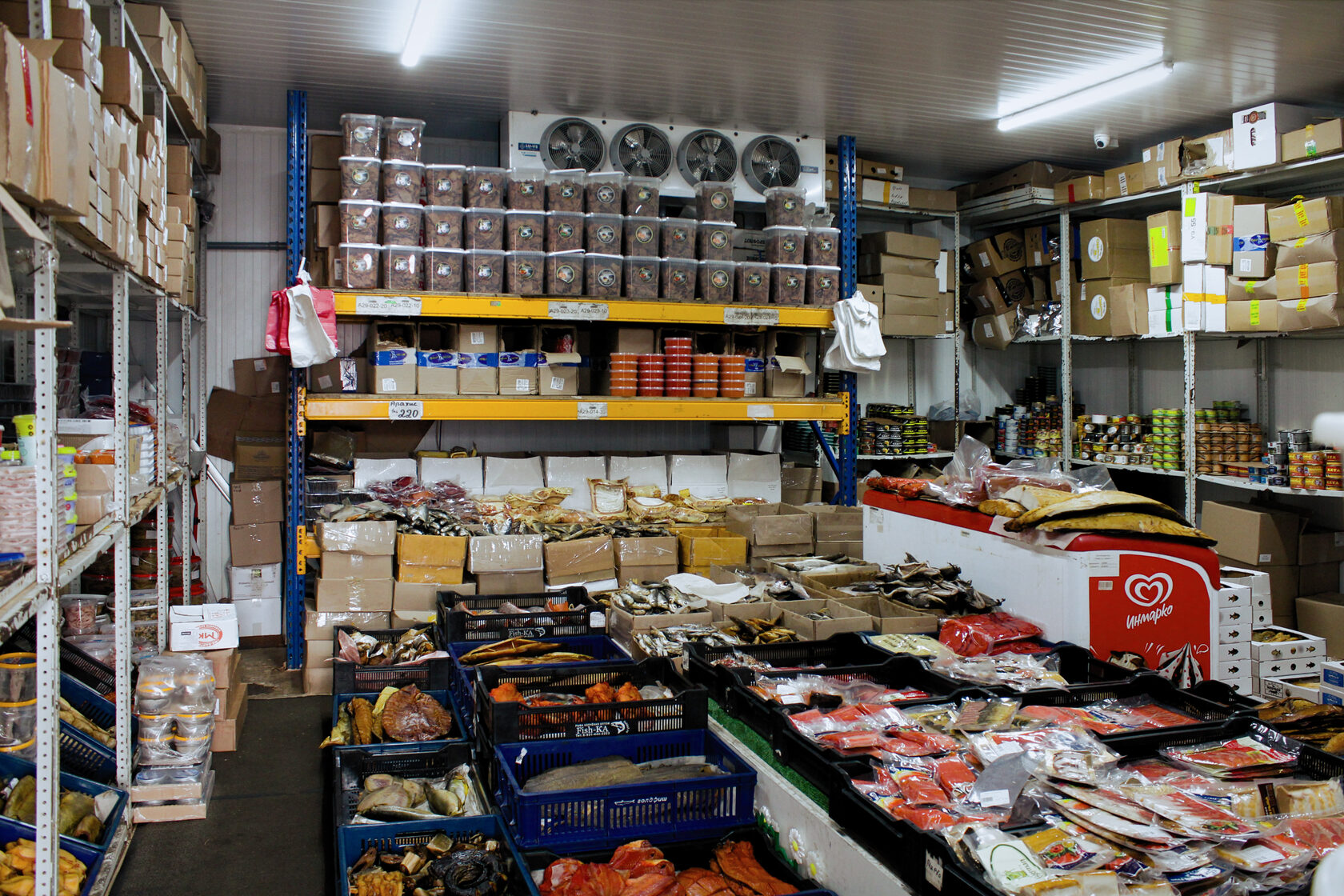 Фото: Аренда склада, 32 м2 для хранения и торговли продовольственных товаров test