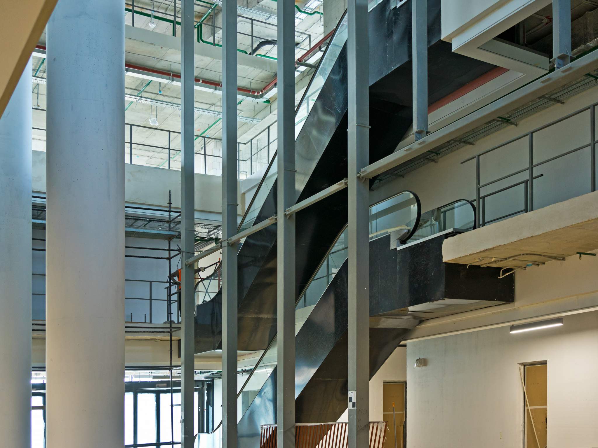 Сдам в аренду офис 2445.3 м.кв.