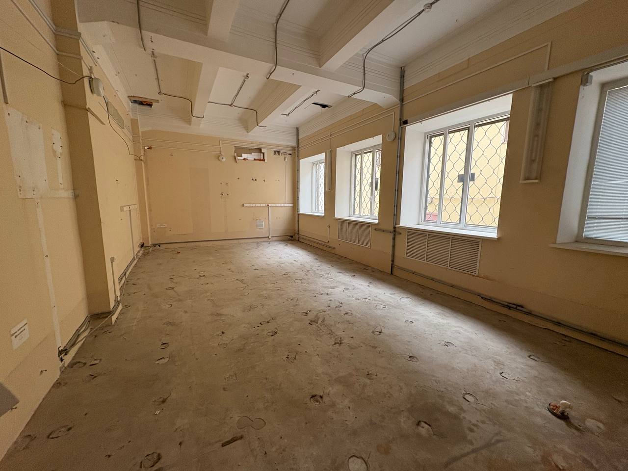 Сдам в аренду помещение свободного назначения 349.6 м.кв.