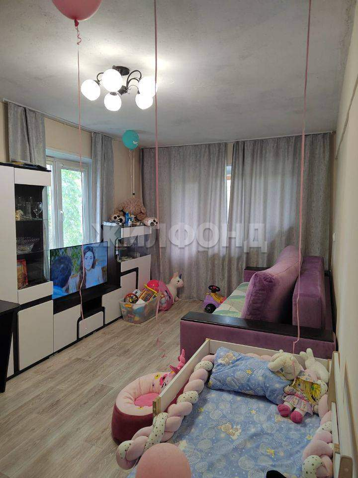 Квартира на продажу в Северске, Коммунистический проспект, 54