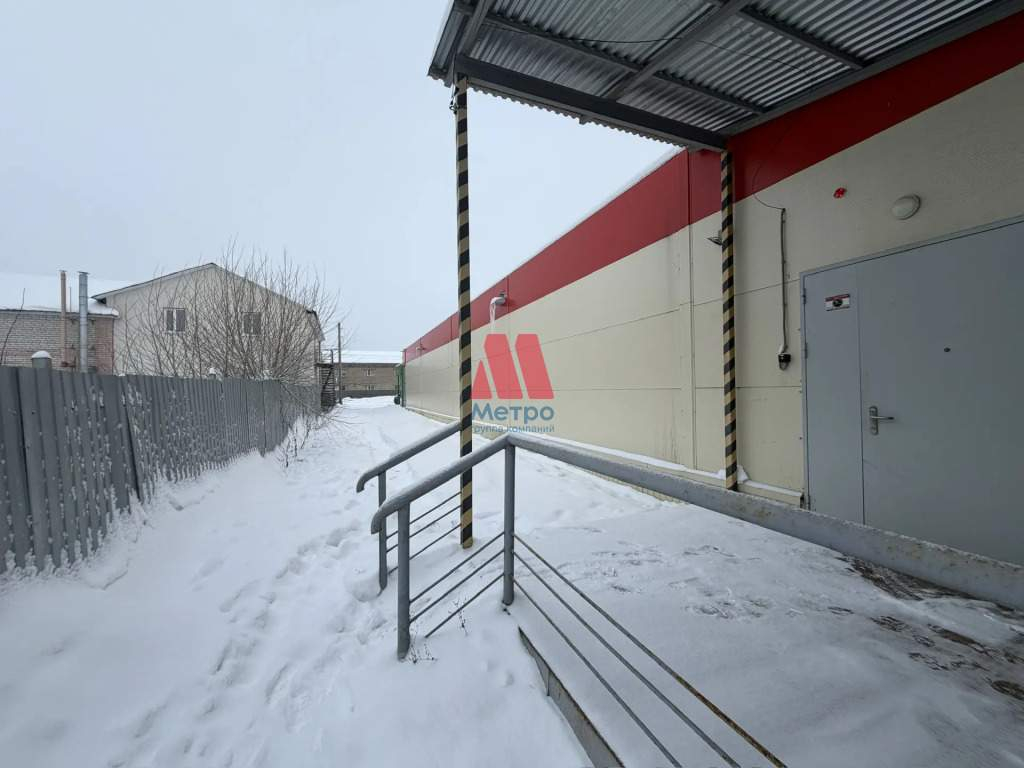 Продам торговое помещение 441.8 м.кв.