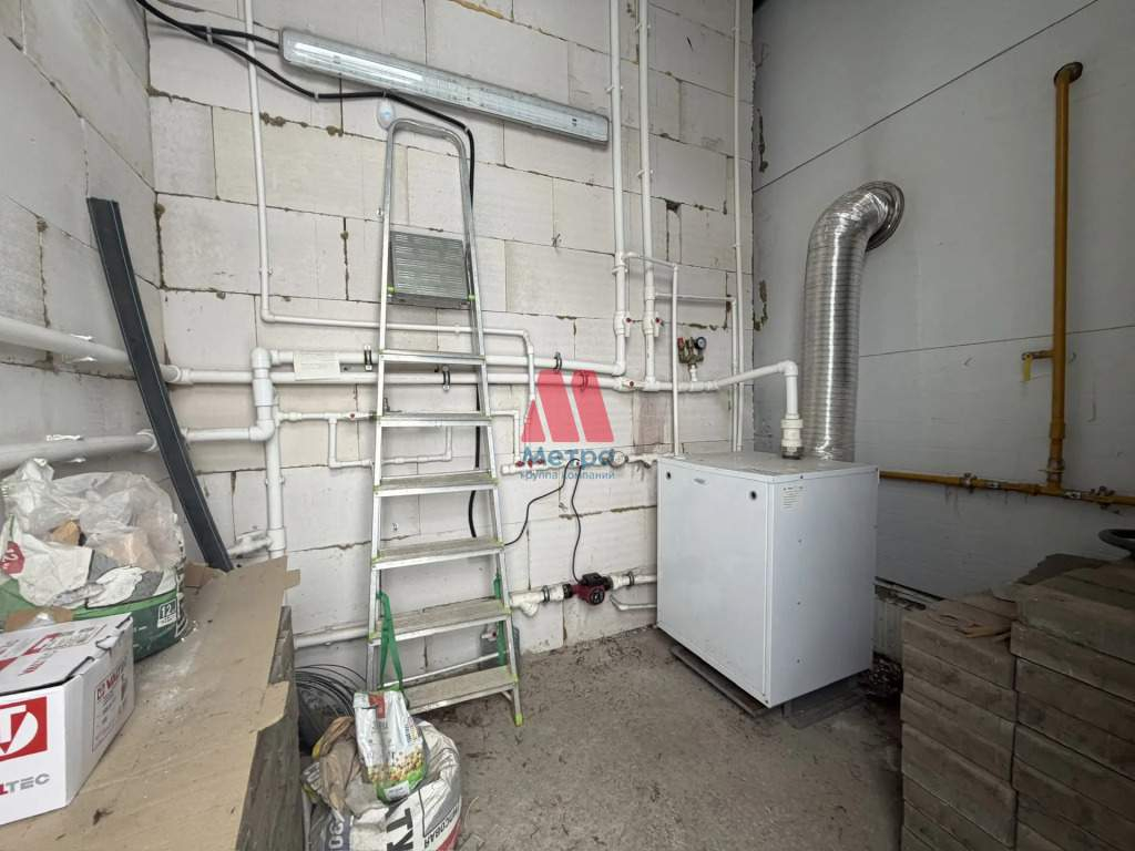 Продам торговое помещение 441.8 м.кв.