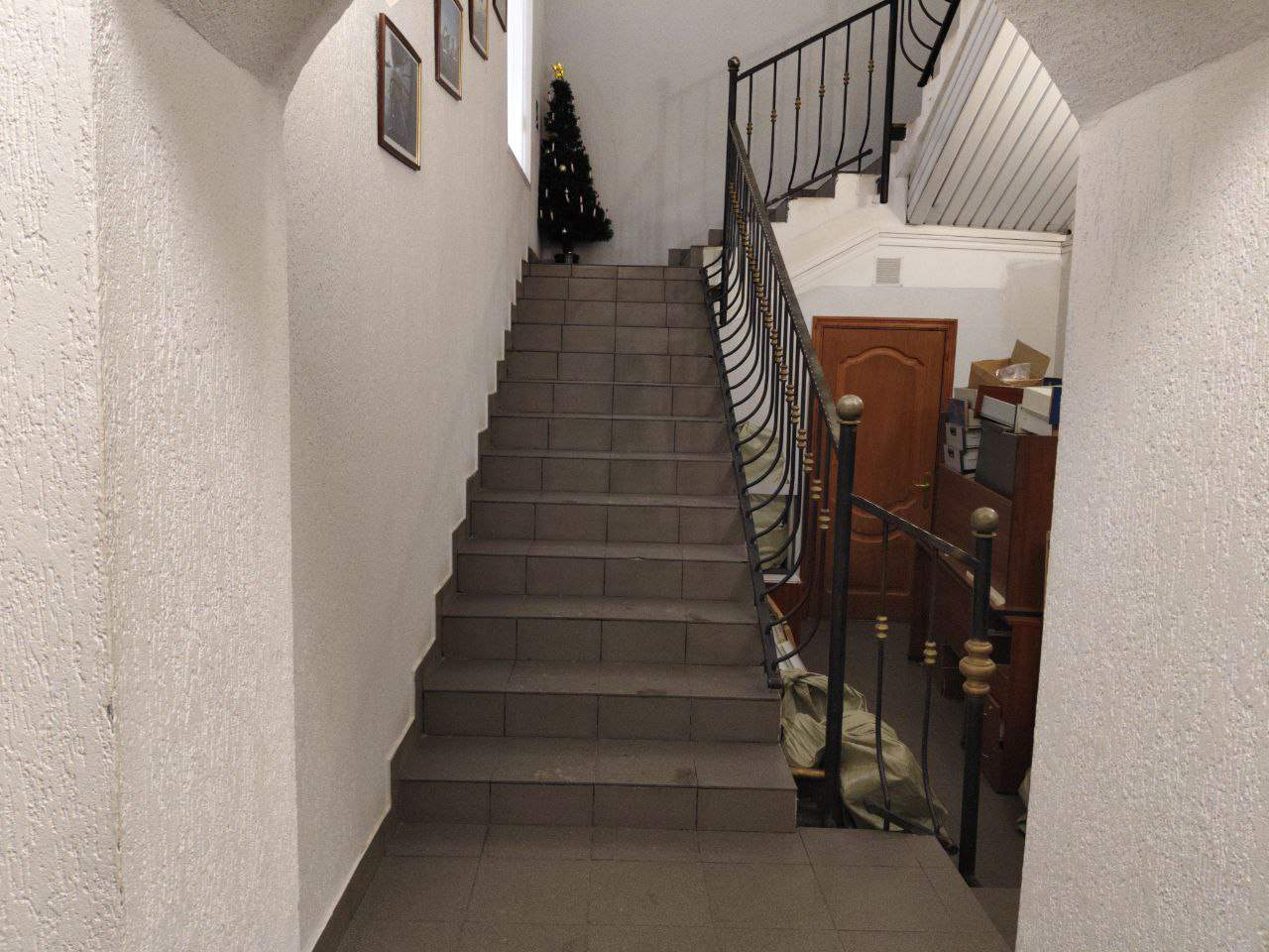 Продам торговое помещение 1197.5 м.кв.