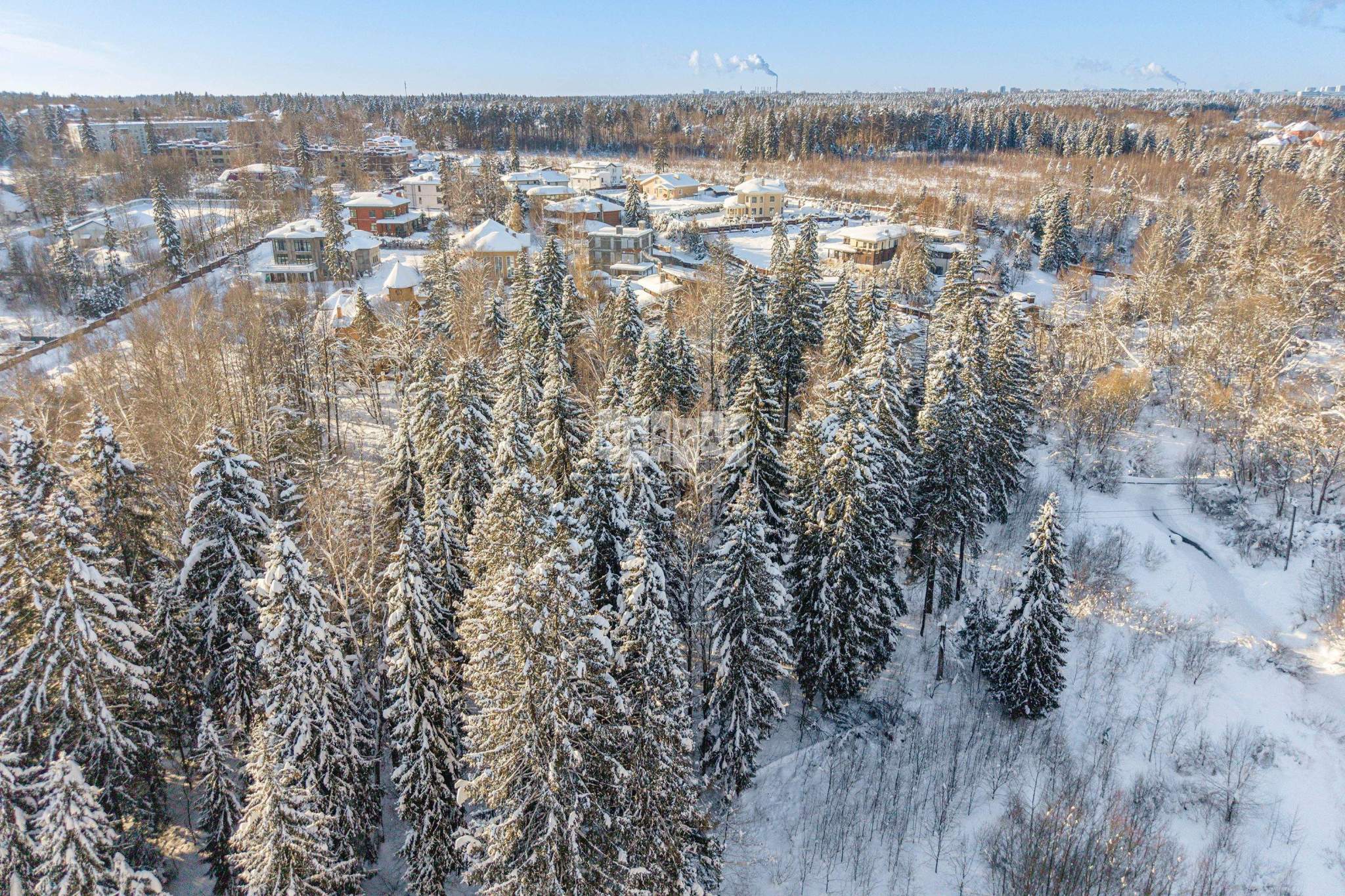 Продам земельный участок 1900 м.кв.