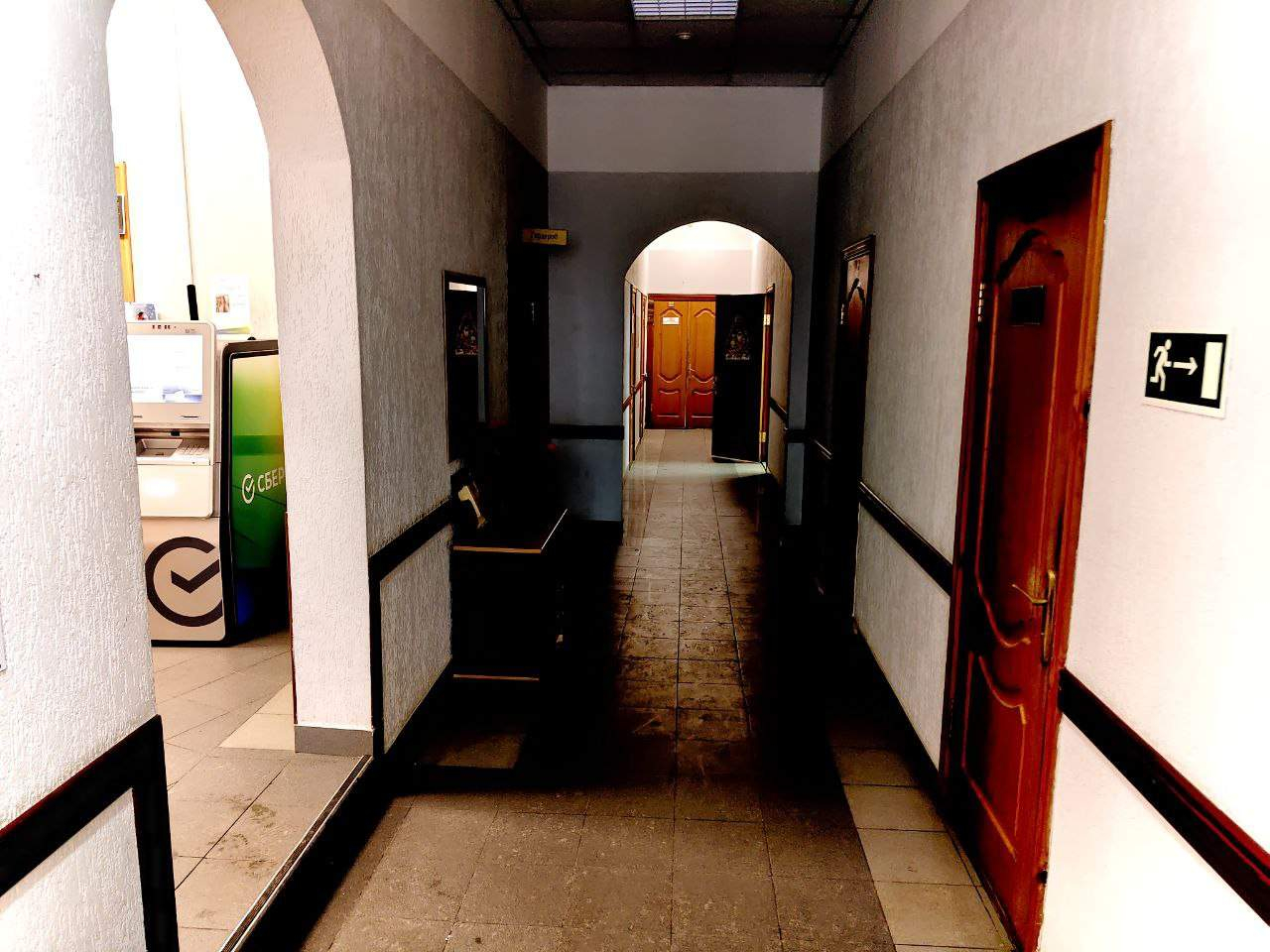 Продам торговое помещение 1197.5 м.кв.