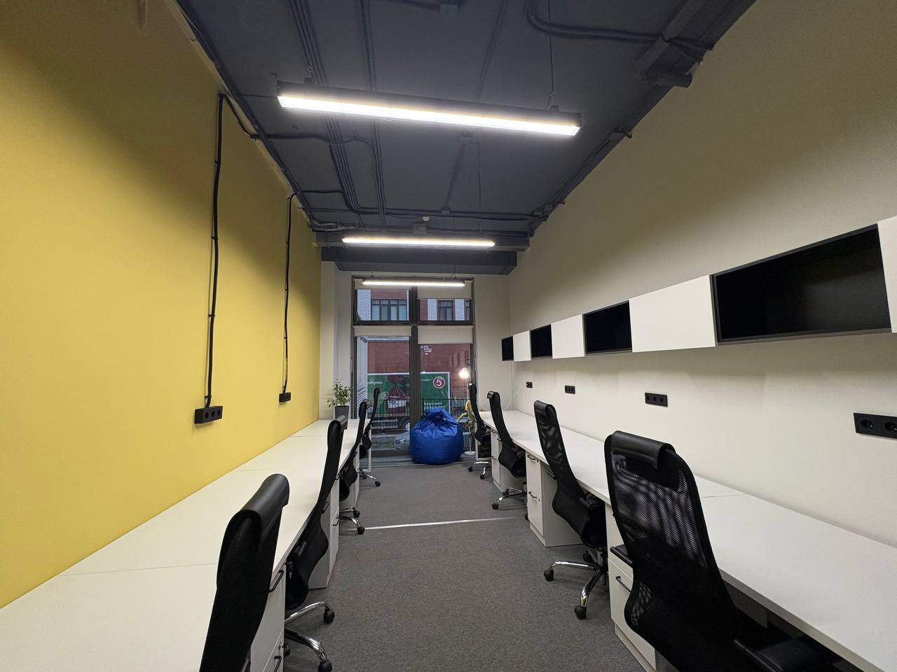 Сдам в аренду офис 1500 м.кв.