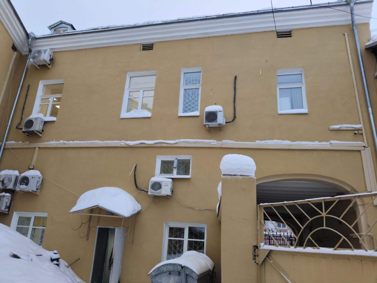 Продам торговое помещение 1197.5 м.кв.