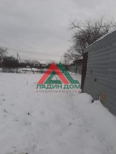 Продам земельный участок 588 м.кв.