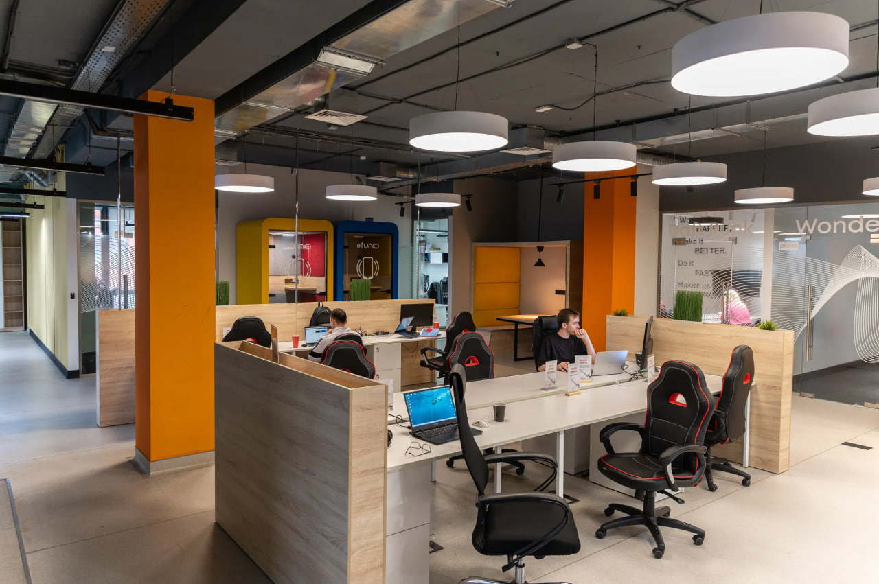 Сдам в аренду офис 2400 м.кв.