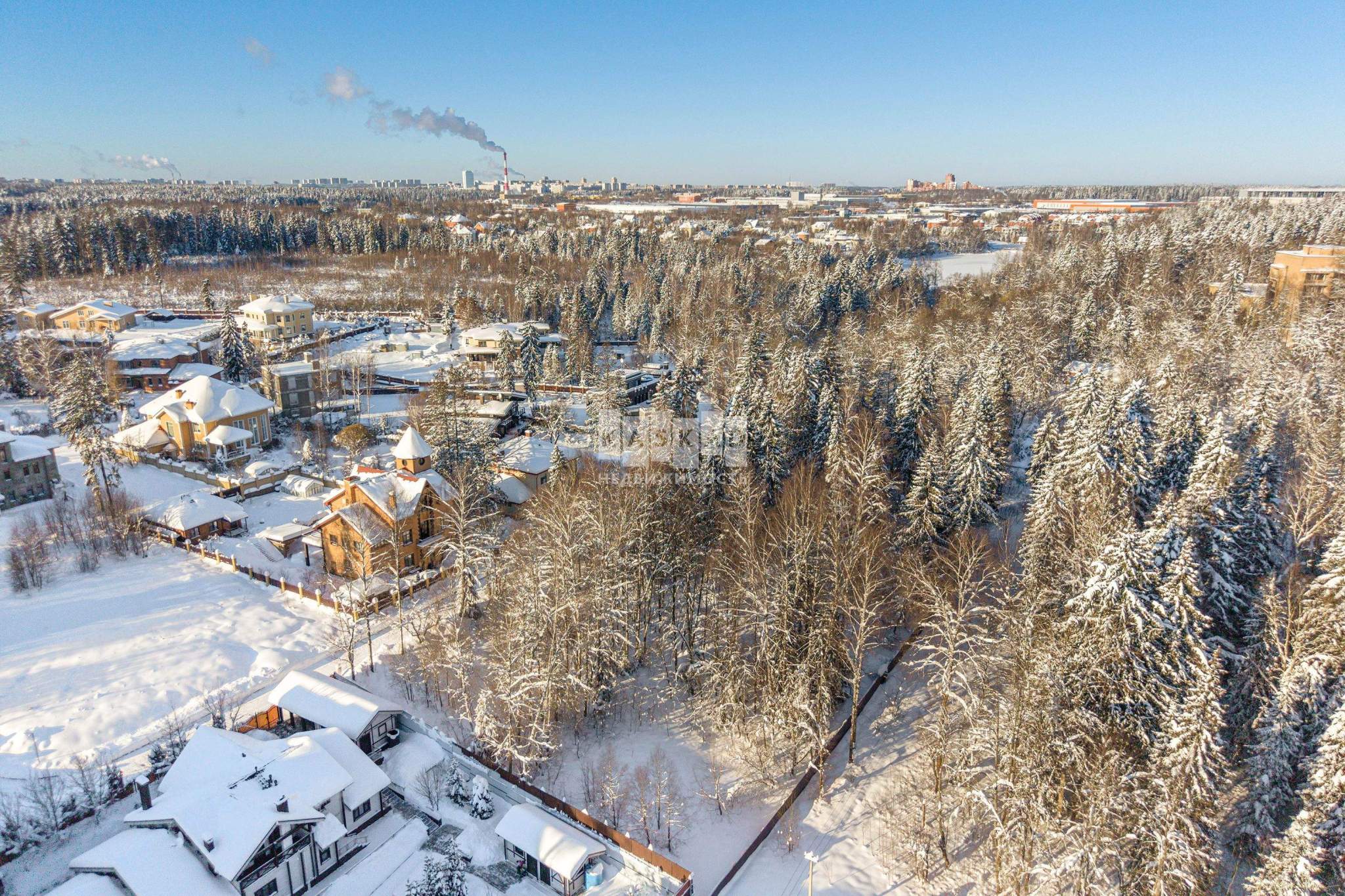 Продам земельный участок 1800 м.кв.