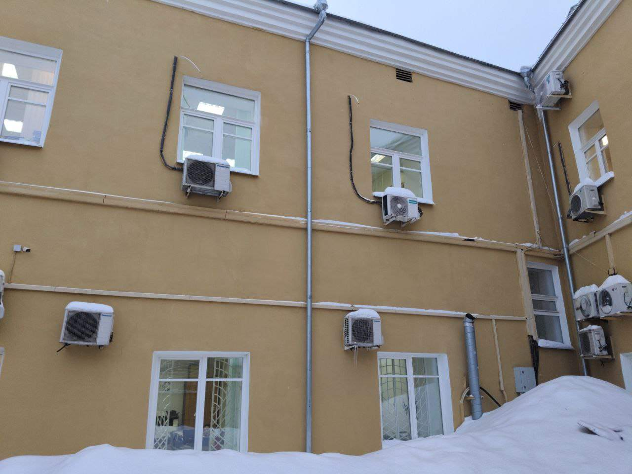 Продам торговое помещение 1197.5 м.кв.