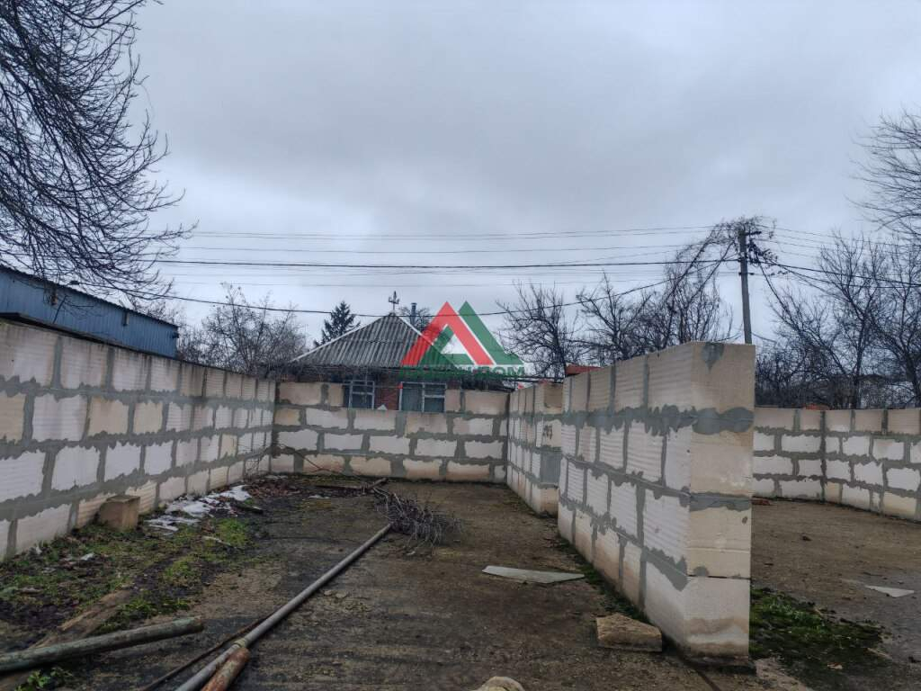 Продам земельный участок 600 м.кв.