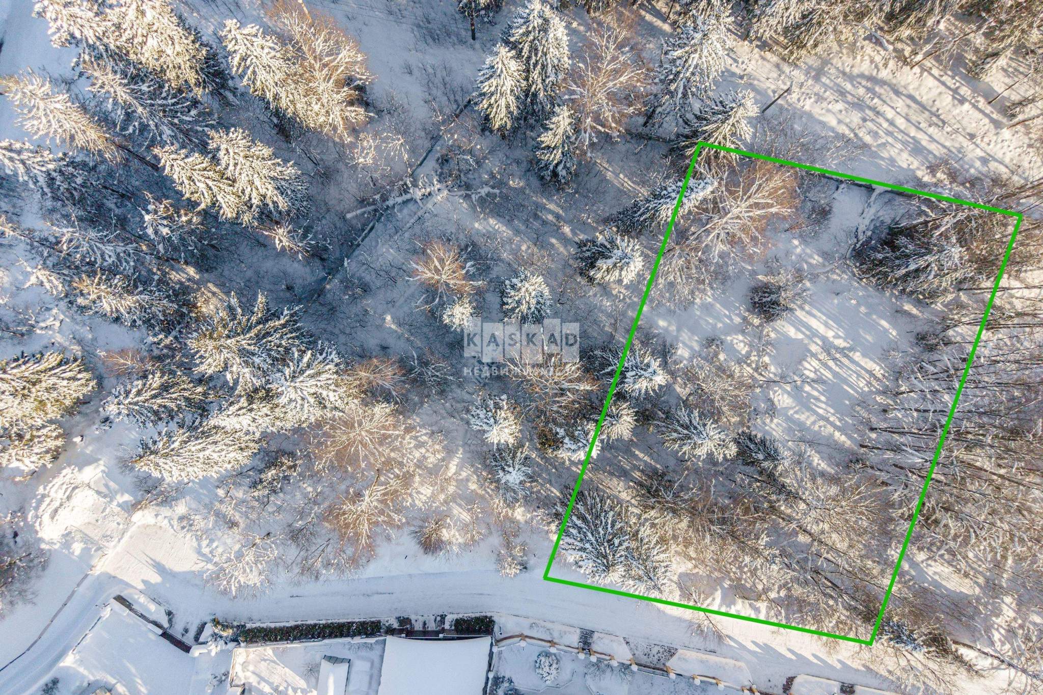 Продам земельный участок 1800 м.кв.