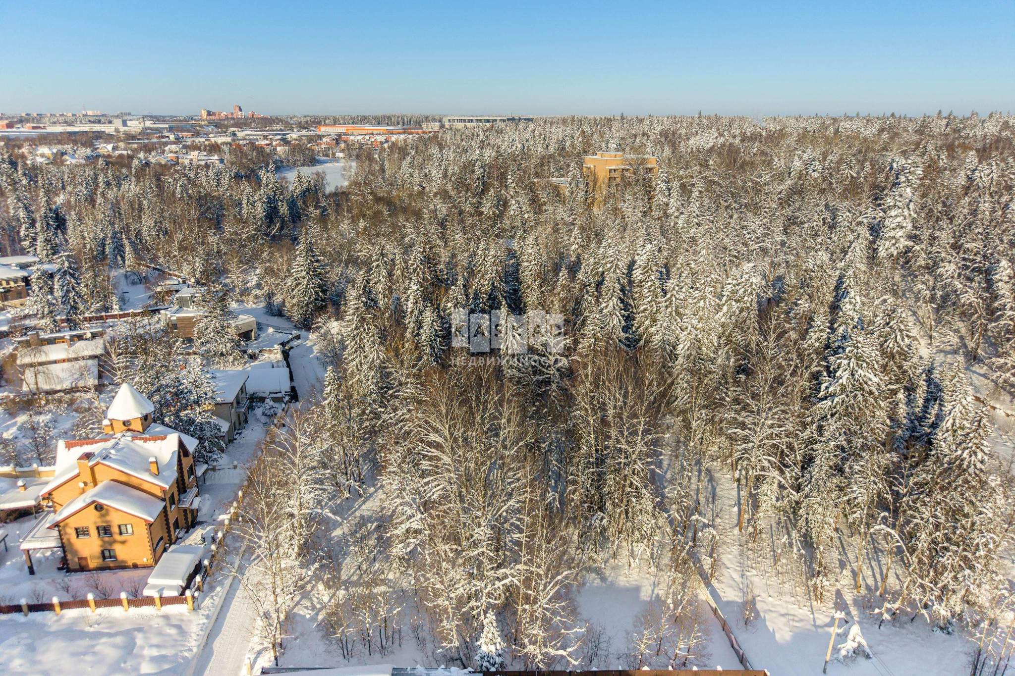 Продам земельный участок 1900 м.кв.