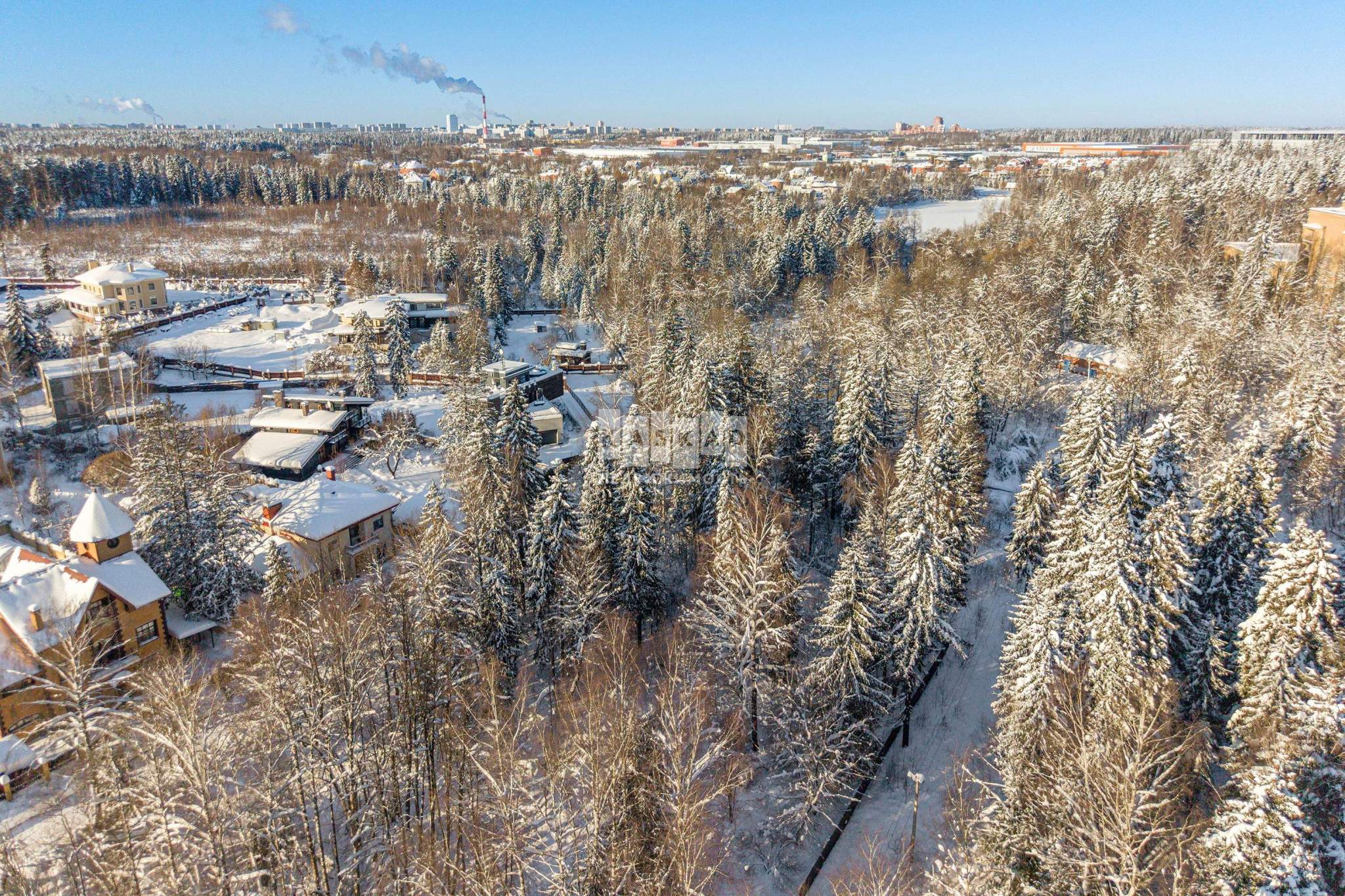 Продам земельный участок 1800 м.кв.