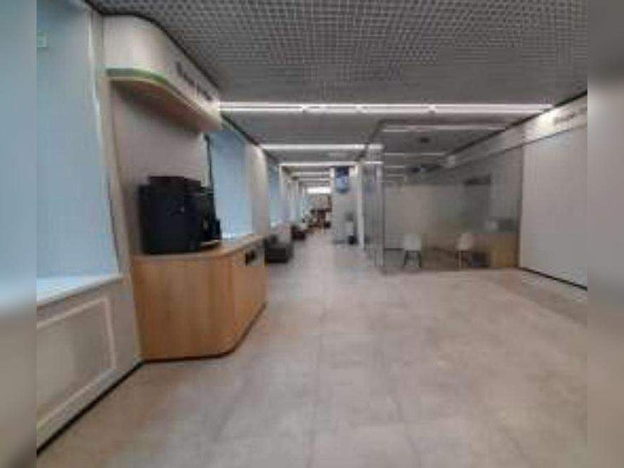 Продам магазин 452.7 м.кв.