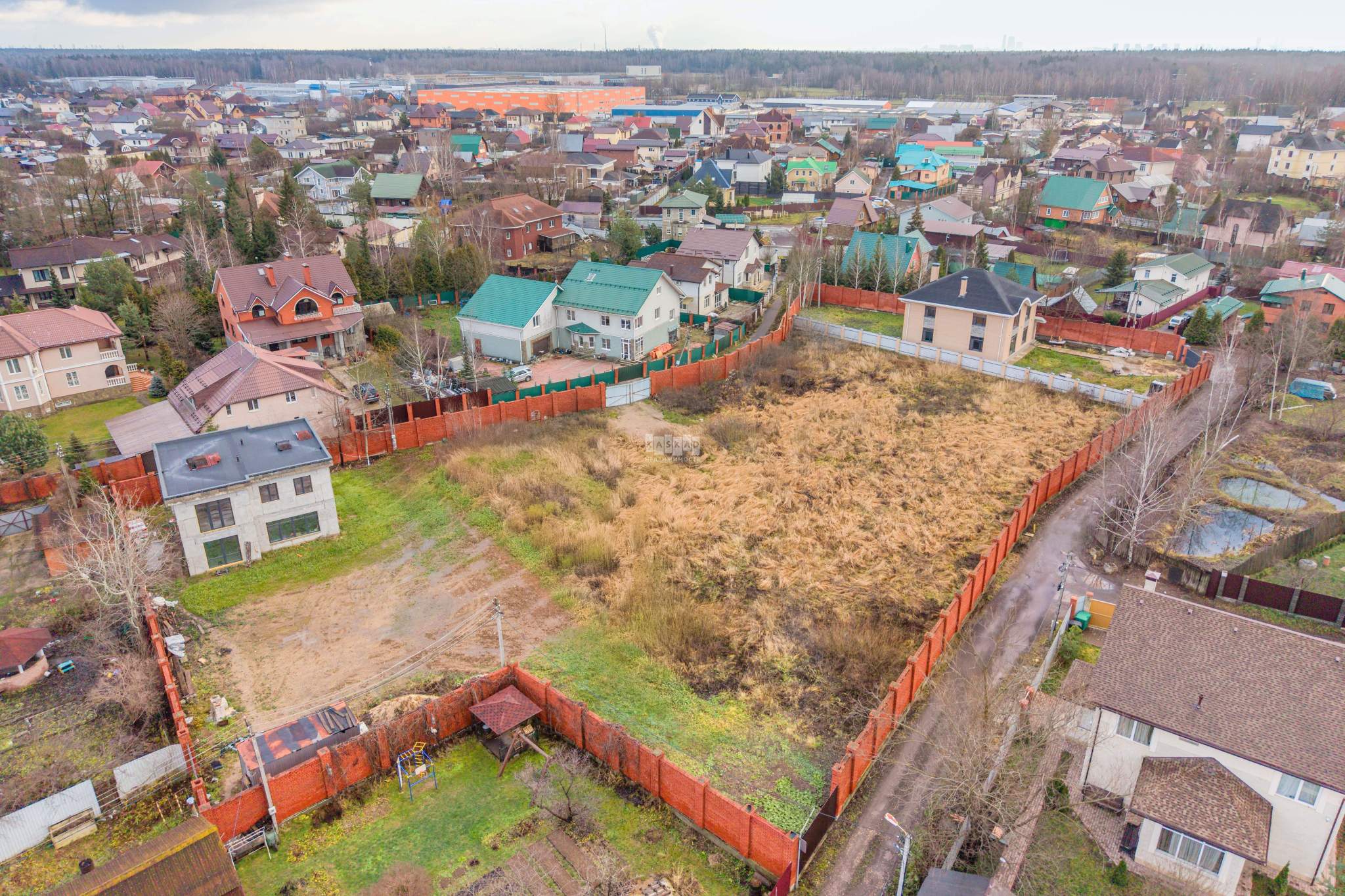 Продам земельный участок 750 м.кв.