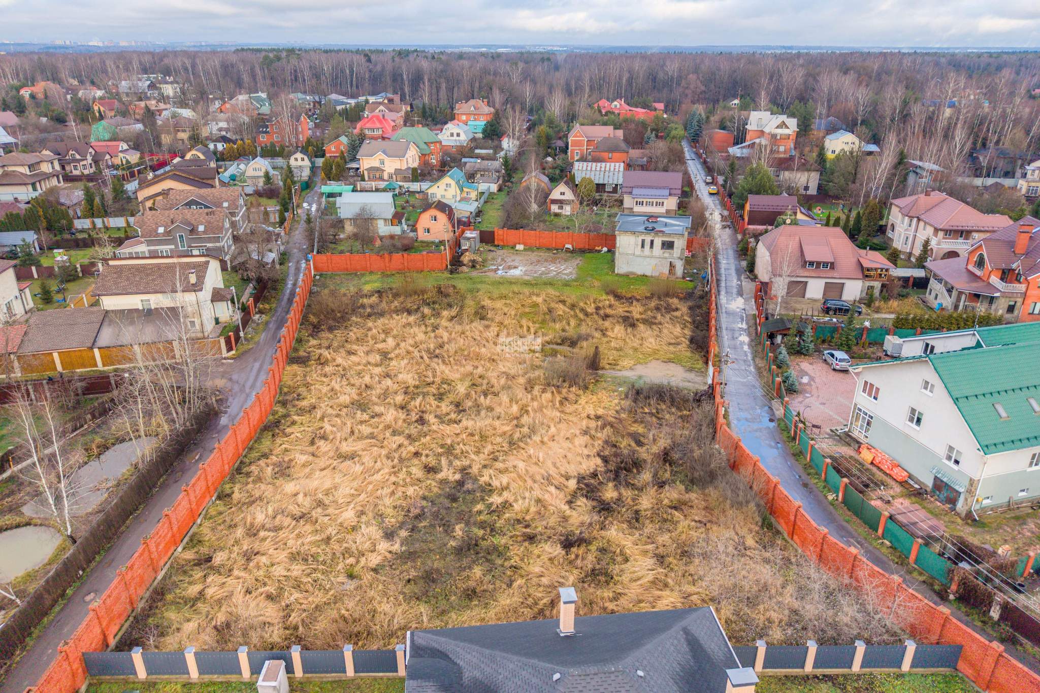 Продам земельный участок 750 м.кв.