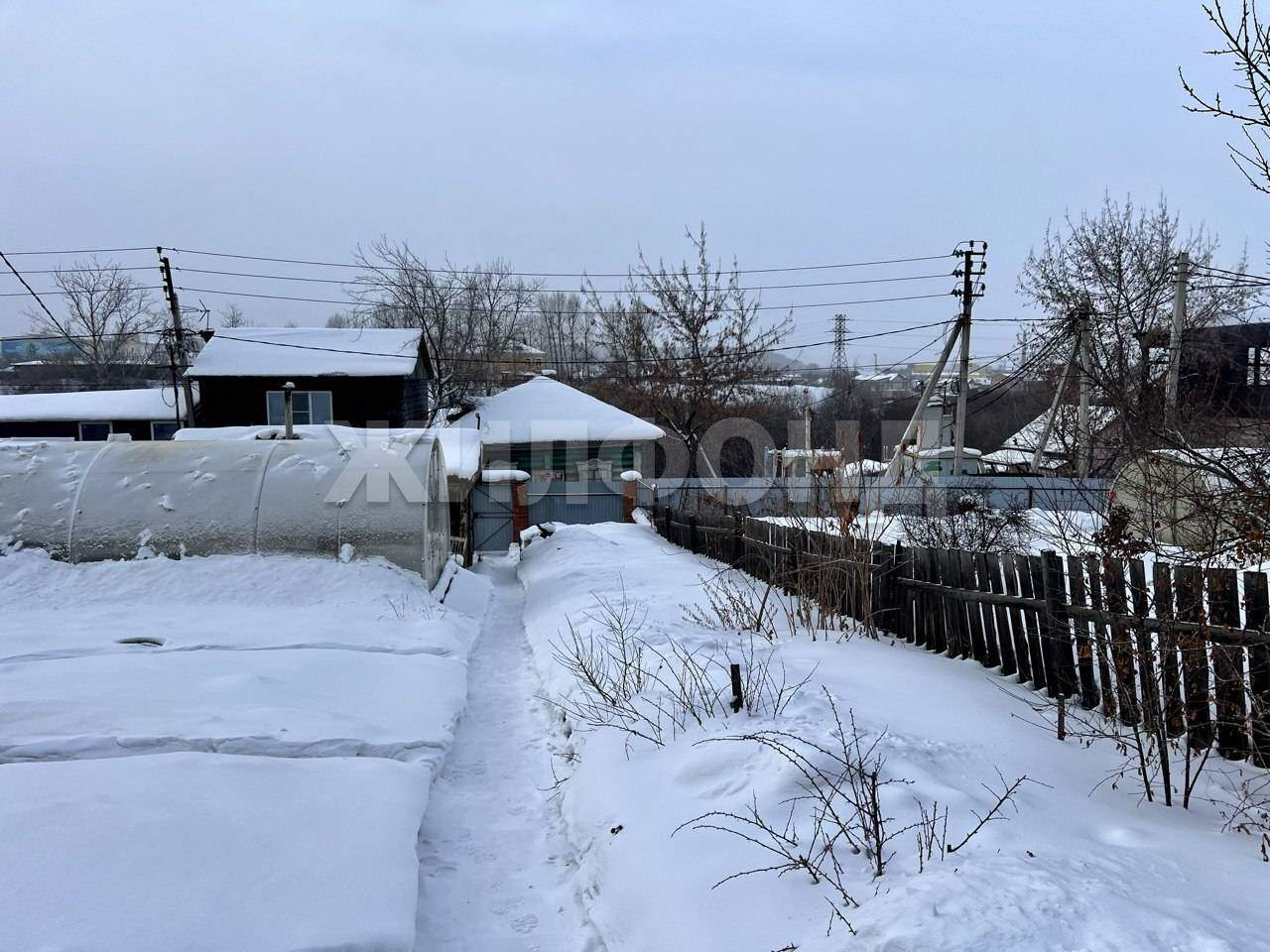 Продам земельный участок 600 м.кв.