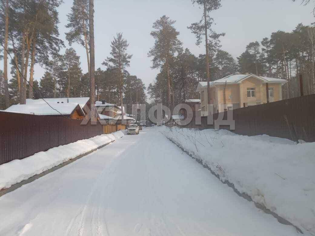 Продам земельный участок 870 м.кв.