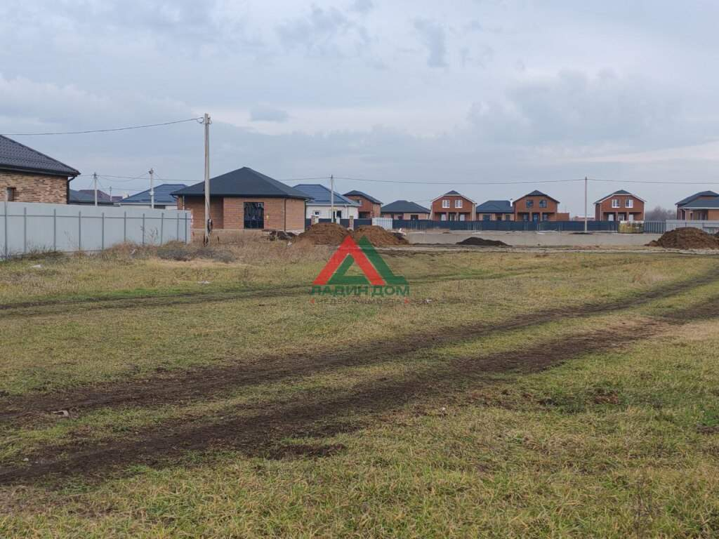 Продам земельный участок 1600 м.кв.