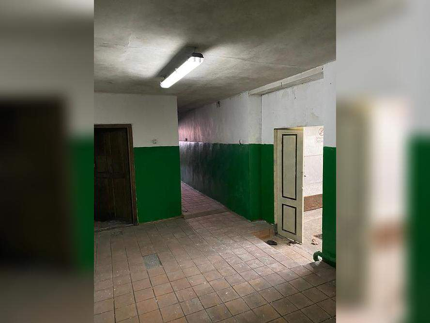 Продам магазин 2000 м.кв.