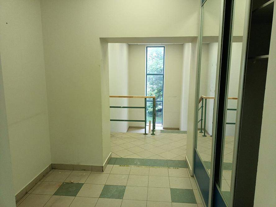 Продам магазин 216.7 м.кв.