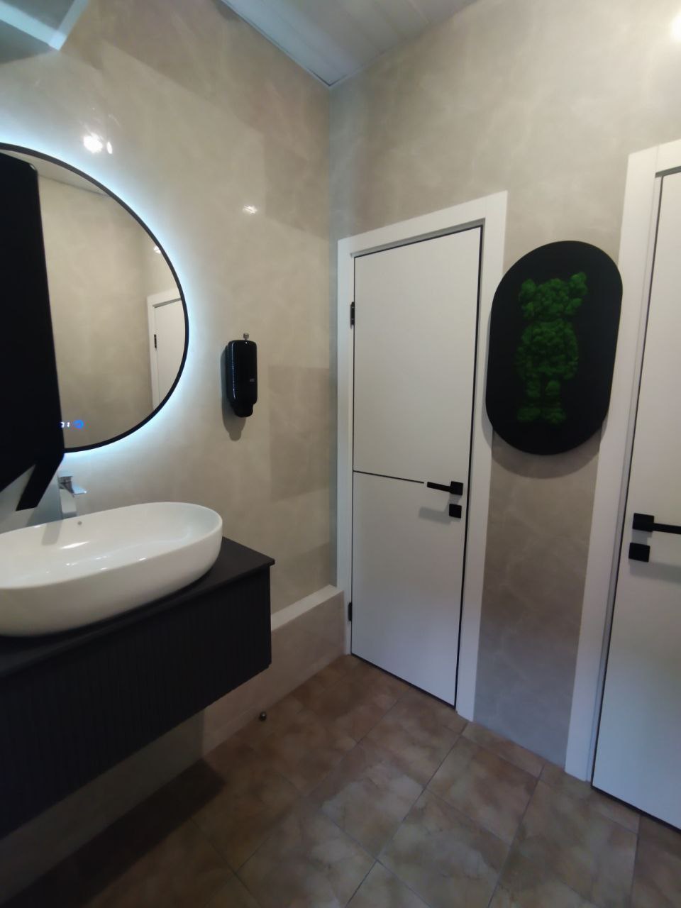 Сдам в аренду помещение свободного назначения 289.7 м.кв.