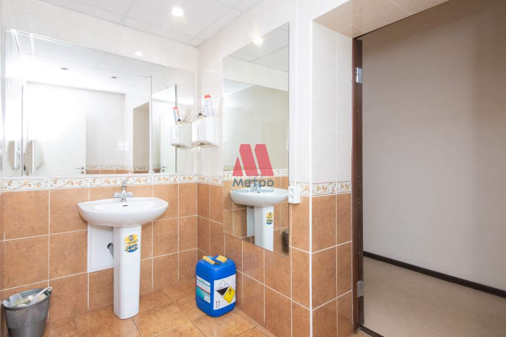 Сдам в аренду офис 200 м.кв.