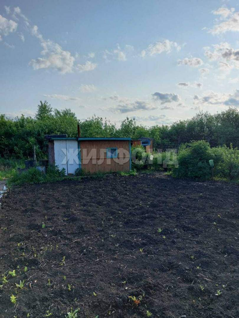 Продам земельный участок 600 м.кв.