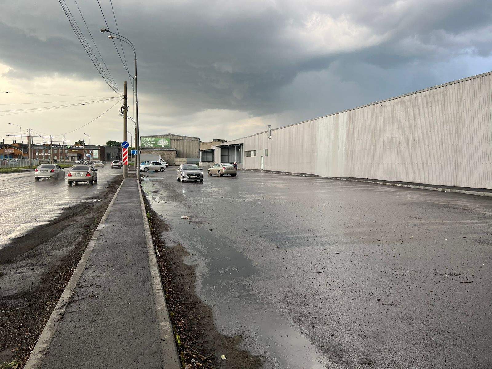 Продам торговое помещение 5133.9 м.кв.