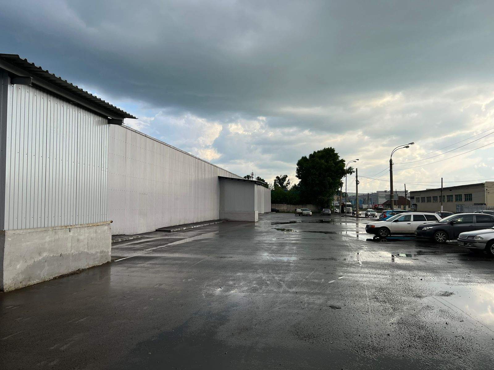 Продам торговое помещение 5133.9 м.кв.