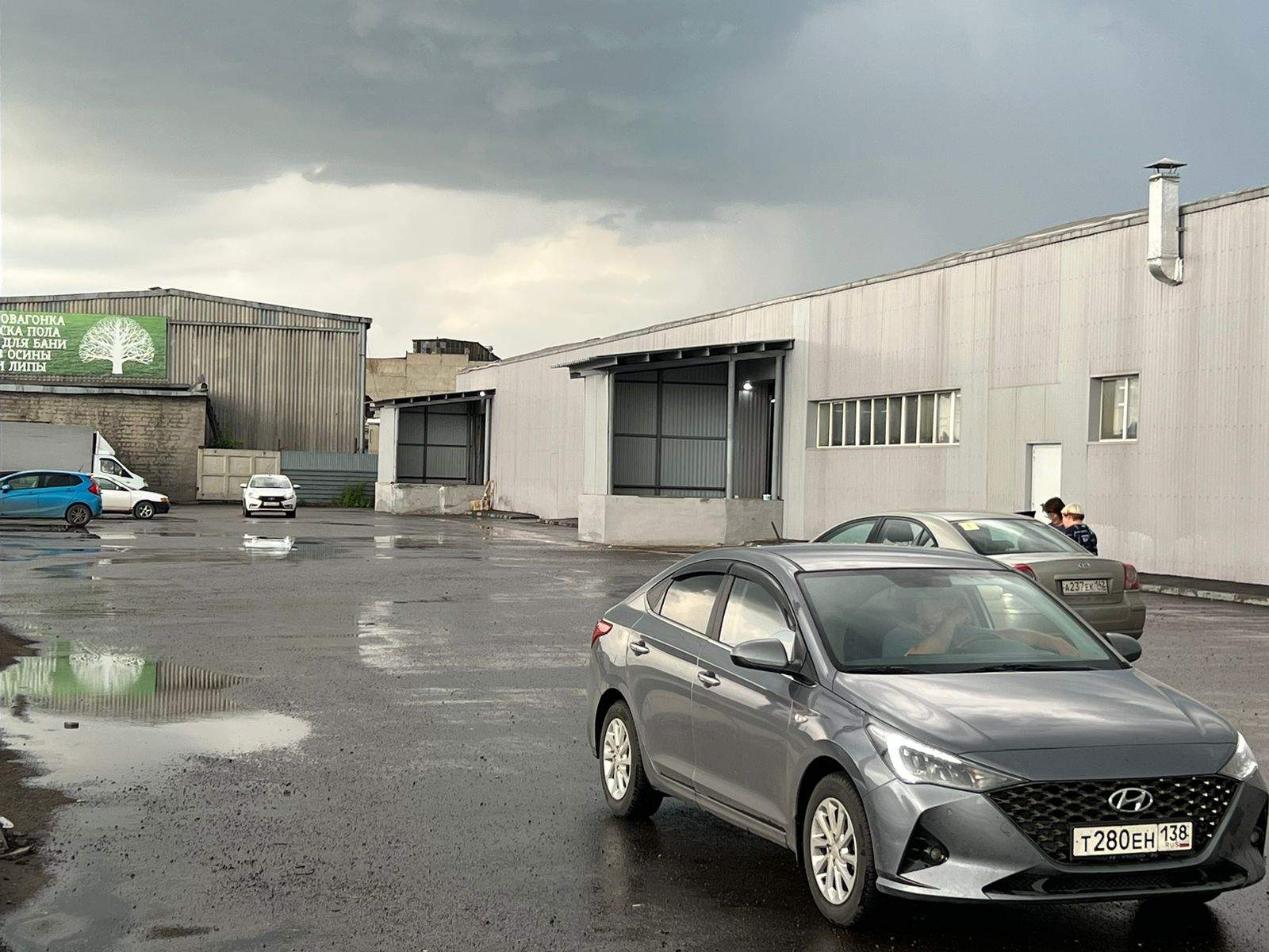 Продам торговое помещение 5133.9 м.кв.