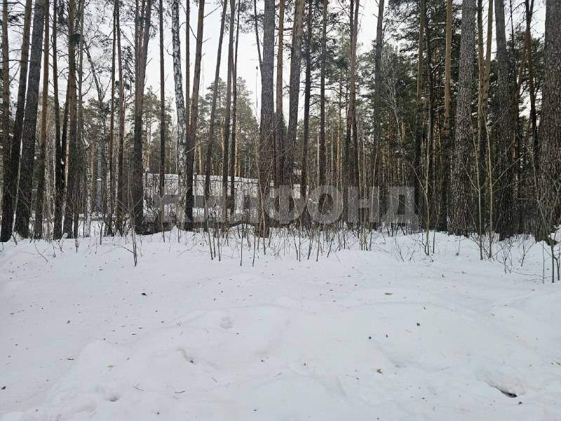 Продам земельный участок 1400 м.кв.