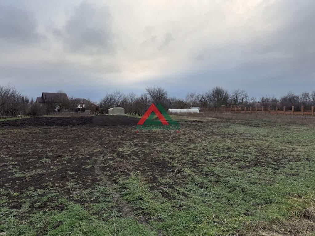 Продам земельный участок 900 м.кв.