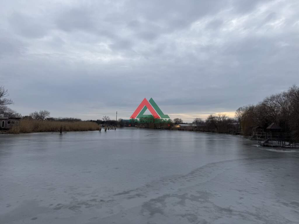 Продам земельный участок 900 м.кв.