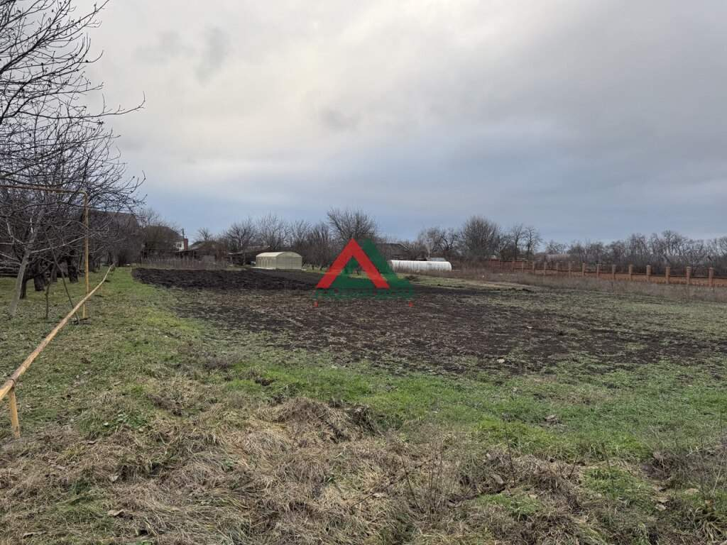 Продам земельный участок 900 м.кв.