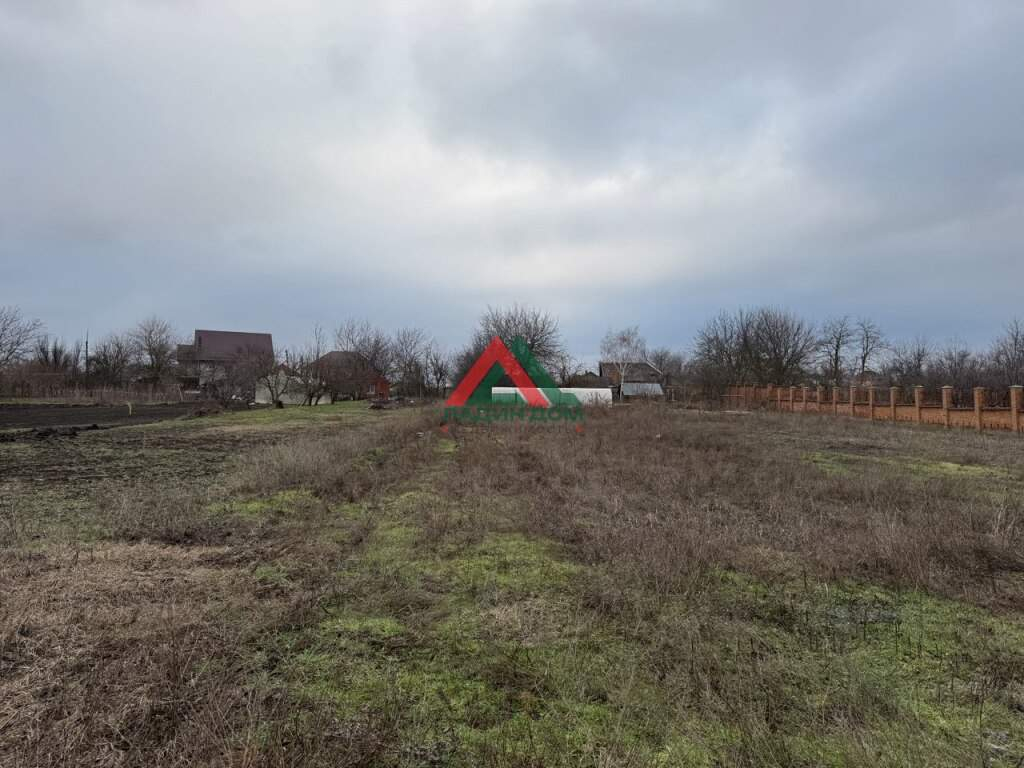 Продам земельный участок 900 м.кв.