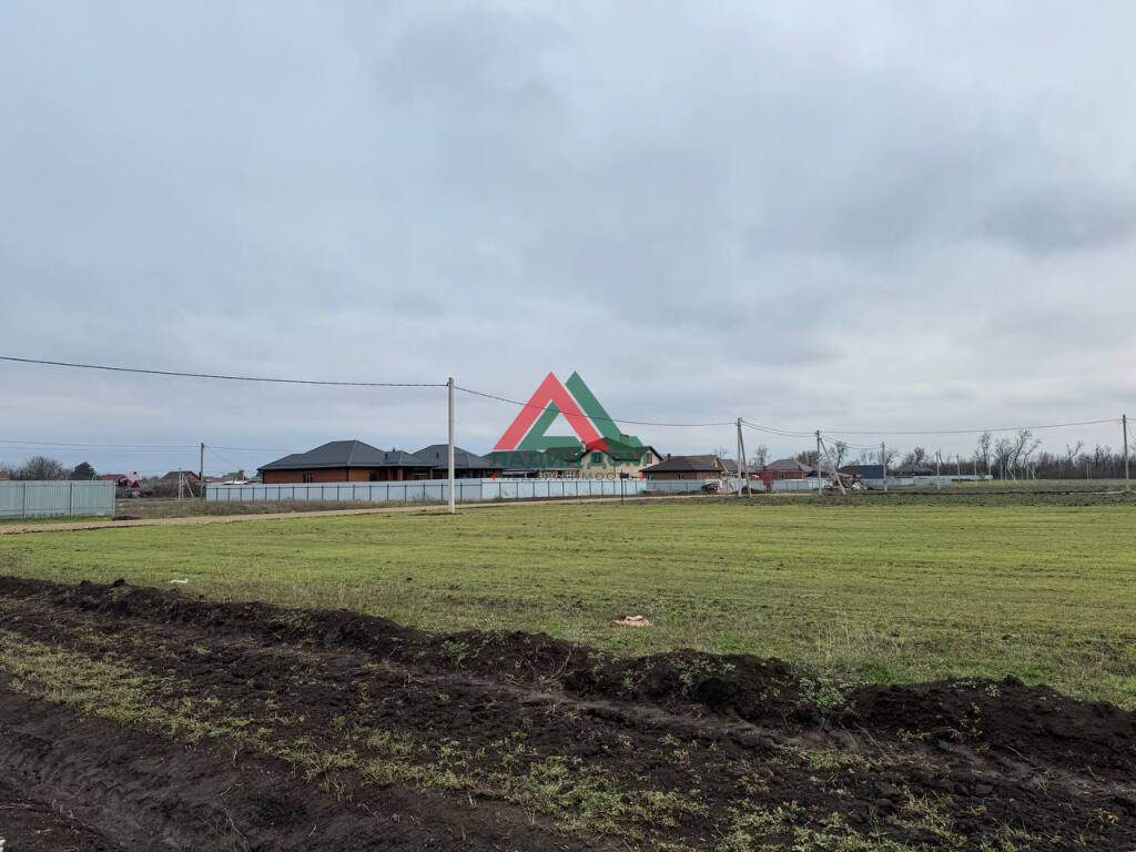 Продам земельный участок 600 м.кв.