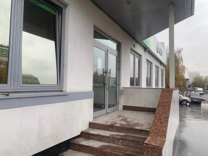 Сдам в аренду магазин 406.1 м.кв.