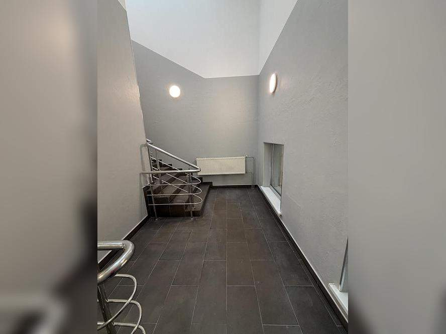 Сдам в аренду магазин 456.2 м.кв.