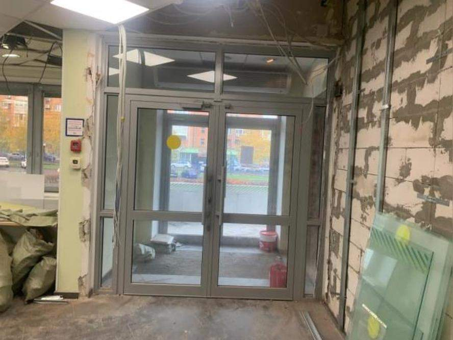 Сдам в аренду магазин 406.1 м.кв.