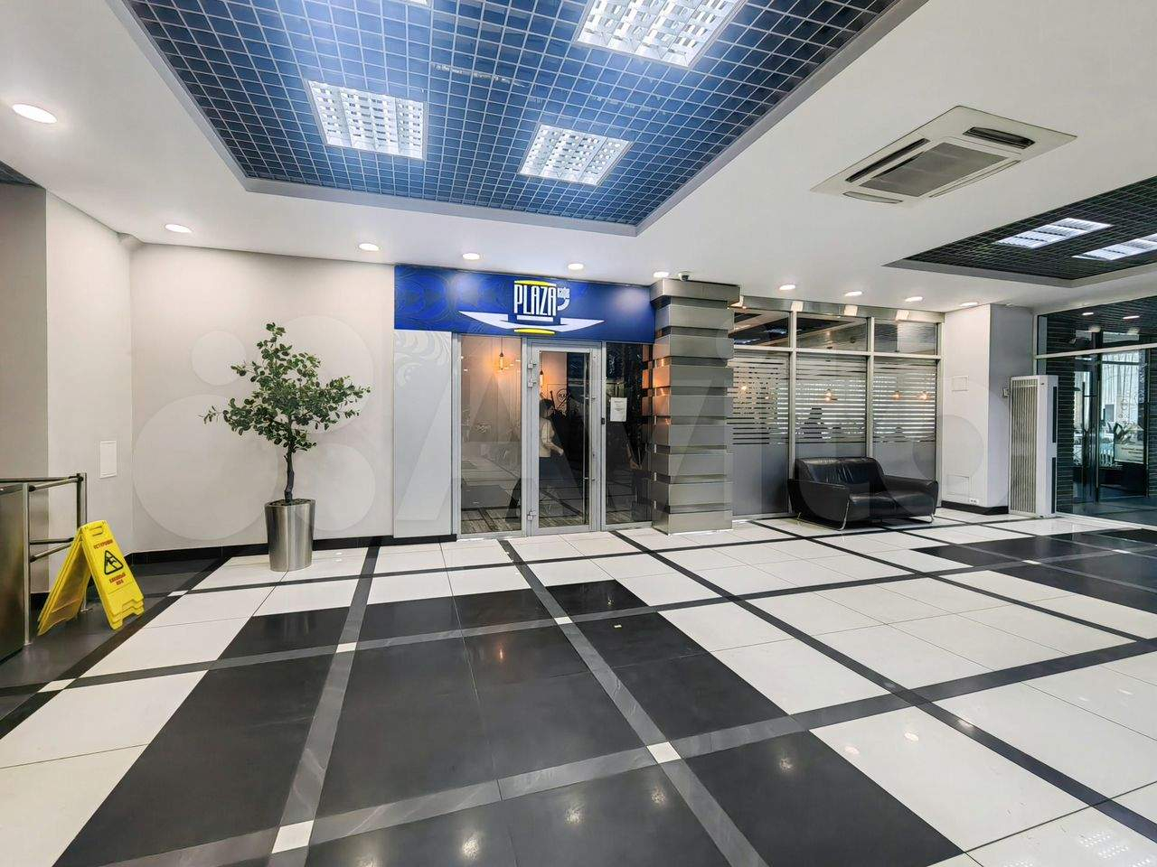 Сдам в аренду офис 73.5 м.кв.