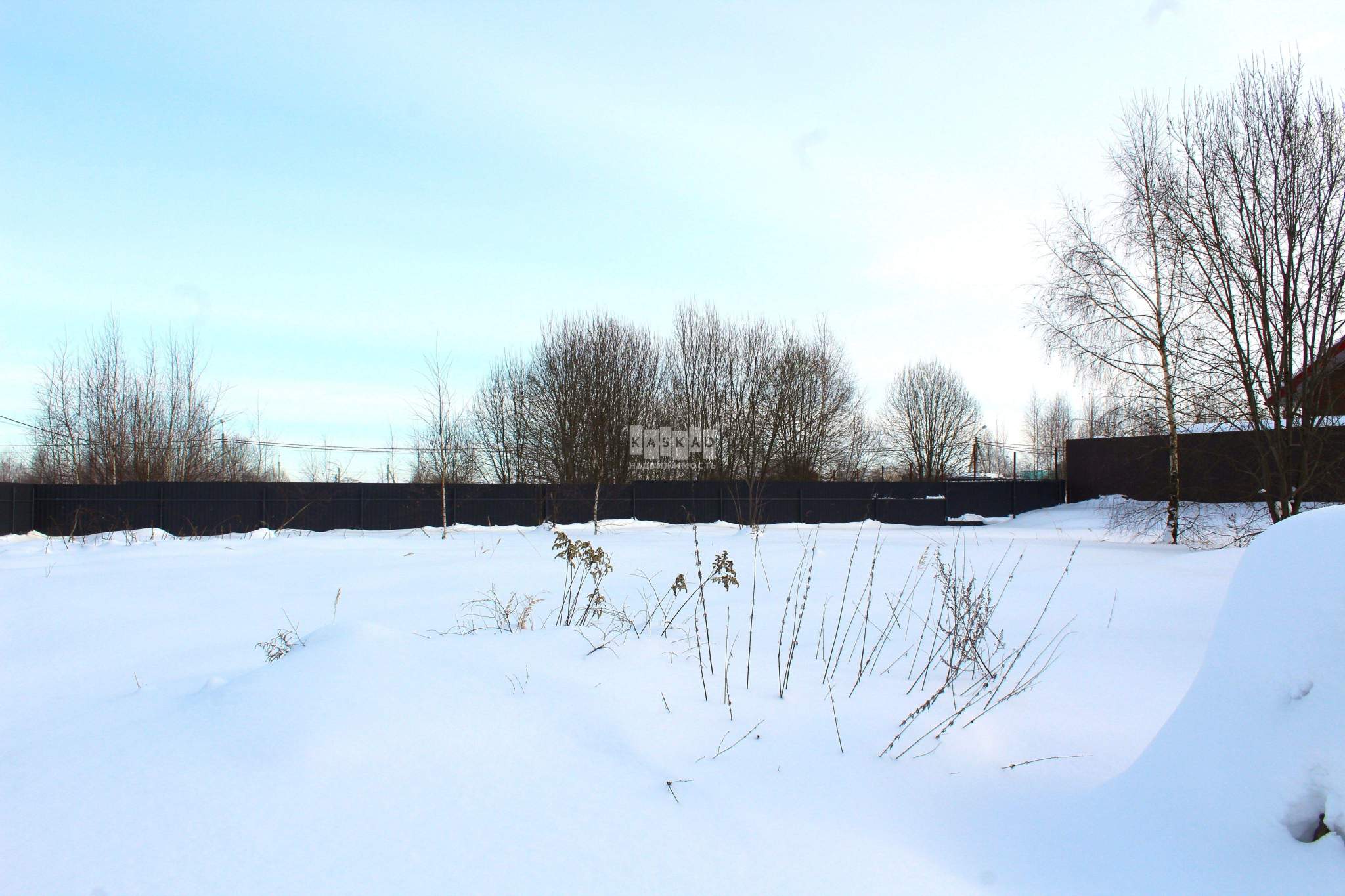 Продам земельный участок 1000 м.кв.